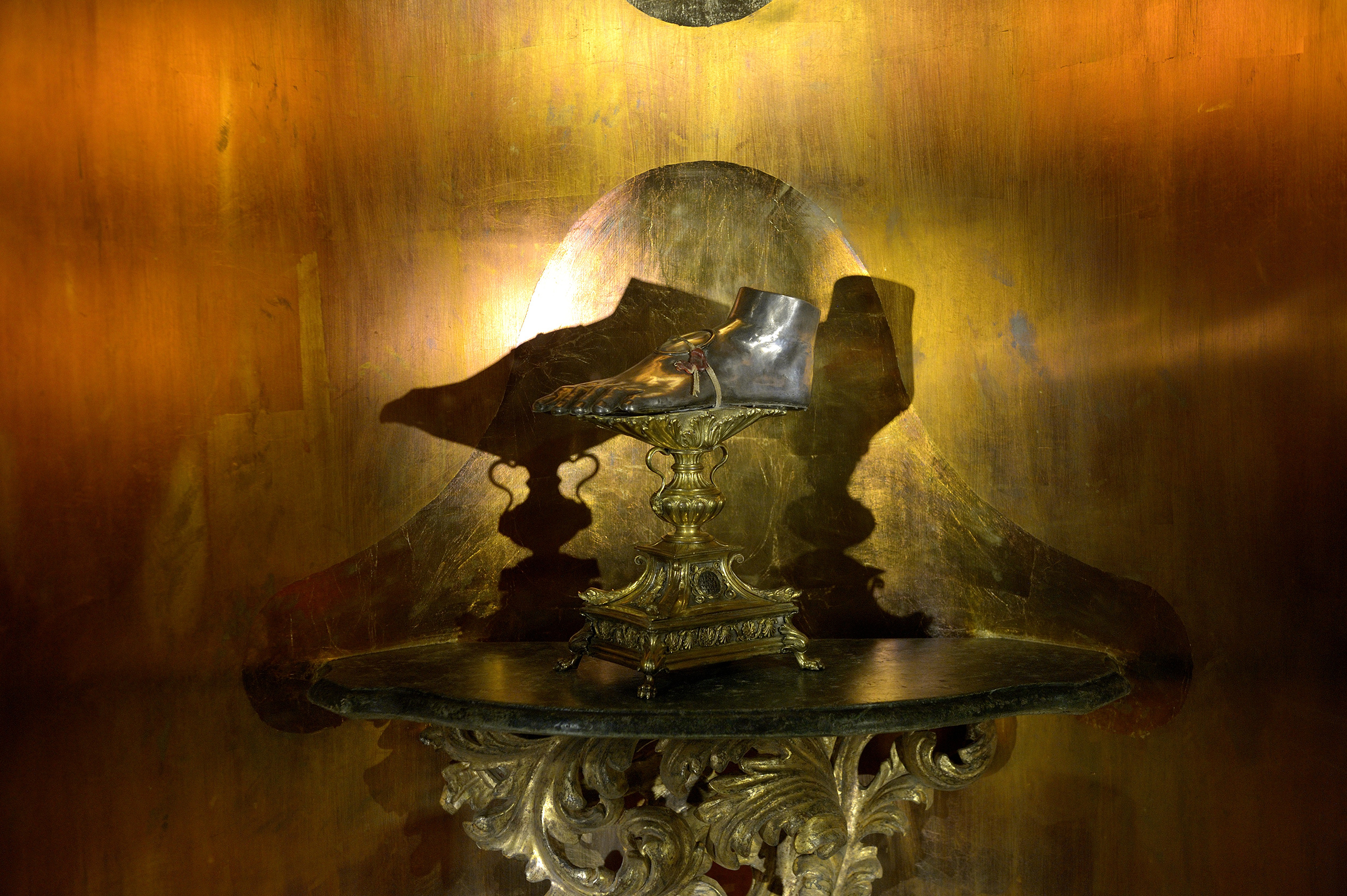 San Giovanni dei Fiorentini - Reliquia Piede della Maddalena